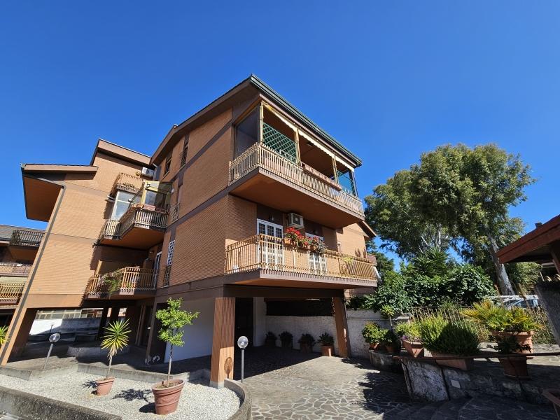 appartamento in vendita a Roma in zona Appio Claudio
