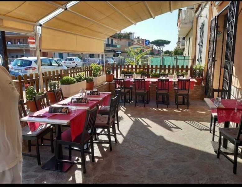 negozio in vendita a Roma in zona Montespaccato