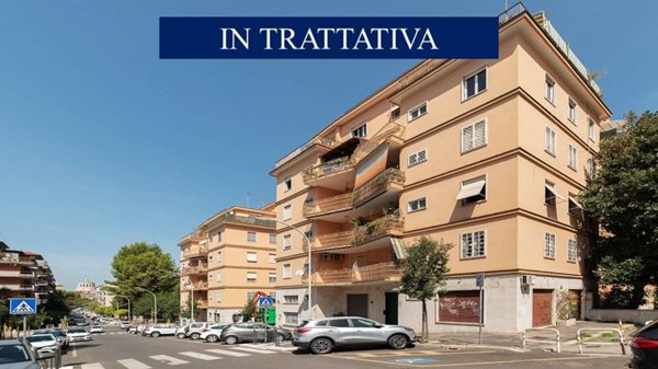 appartamento in vendita a Roma in zona Ardeatino