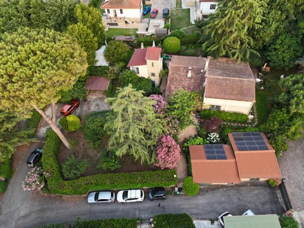 casa indipendente in vendita a Roma in zona Castel di Leva