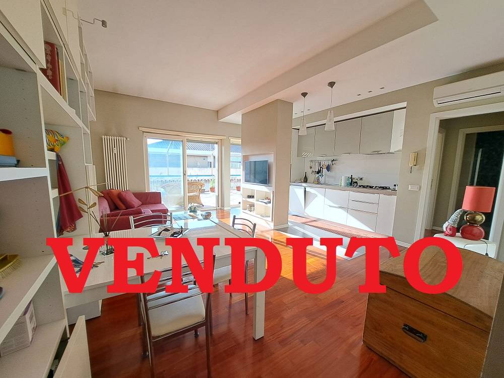 appartamento in vendita a Roma in zona Ostia