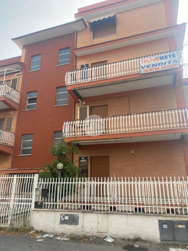 appartamento in vendita a Roma in zona Colle Monfortani