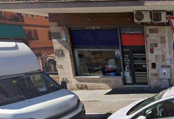 negozio in vendita a Roma in zona Portuense