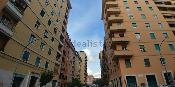 negozio in vendita a Roma in zona Appio Latino