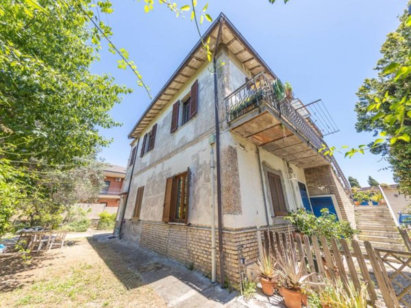 casa indipendente in vendita a Roma in zona Corviale