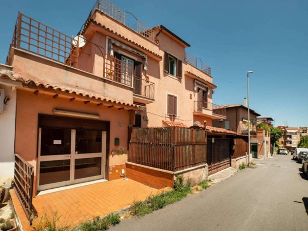 negozio in vendita a Roma in zona Grottarossa