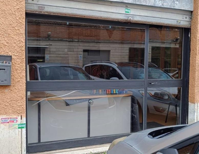 ufficio in vendita a Roma in zona Tuscolano