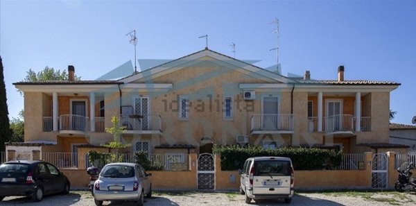appartamento in vendita a Roma in zona Torrione Cerquetta