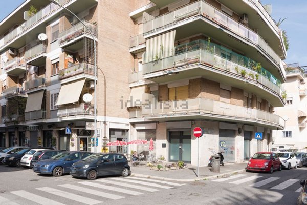 locale commerciale in vendita a Roma in zona Aurelio