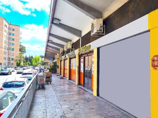 negozio in vendita a Roma in zona Ostiense