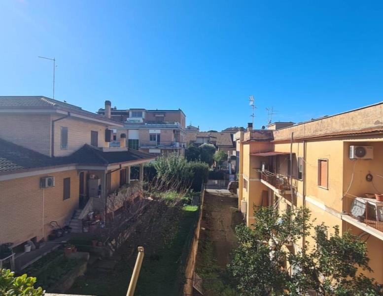 appartamento in vendita a Roma in zona Acilia