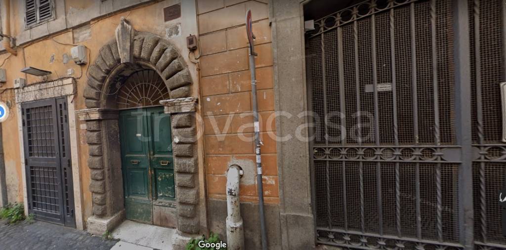 appartamento in vendita a Roma in zona Trevi-Colonna
