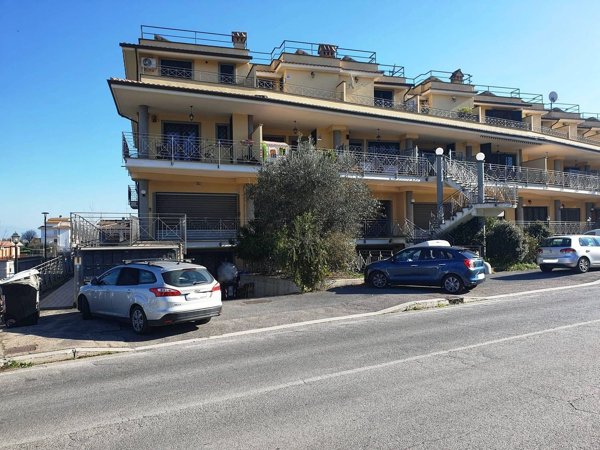 appartamento in vendita a Roma in zona Prima Porta