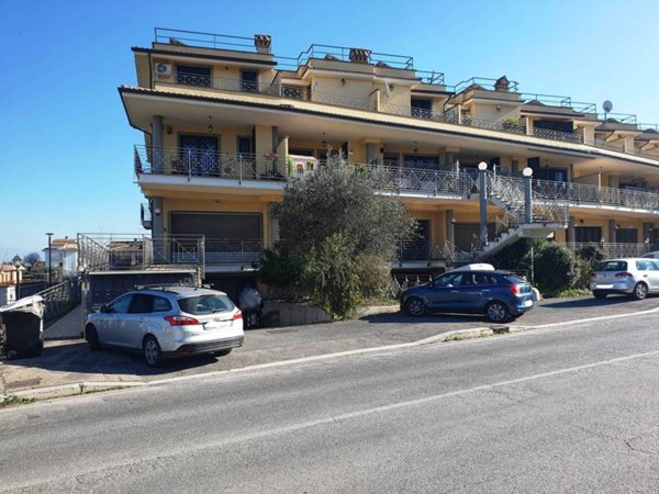 appartamento in vendita a Roma in zona Prima Porta