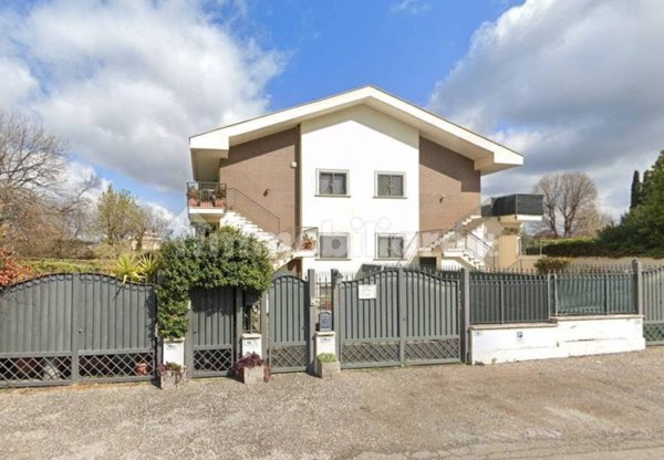 casa indipendente in vendita a Roma in zona Infernetto