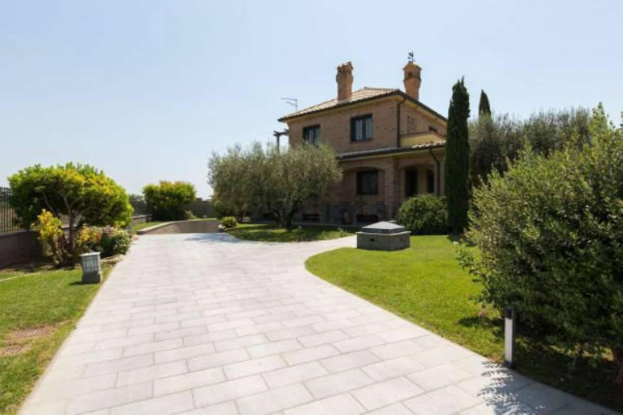 casa indipendente in vendita a Roma in zona Dragona/Bagnoletto