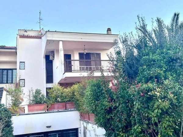 casa indipendente in vendita a Roma in zona Casal Palocco