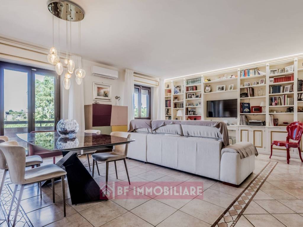 appartamento in vendita a Roma in zona EUR