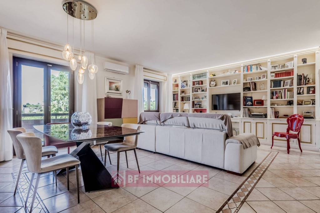 appartamento in vendita a Roma in zona EUR