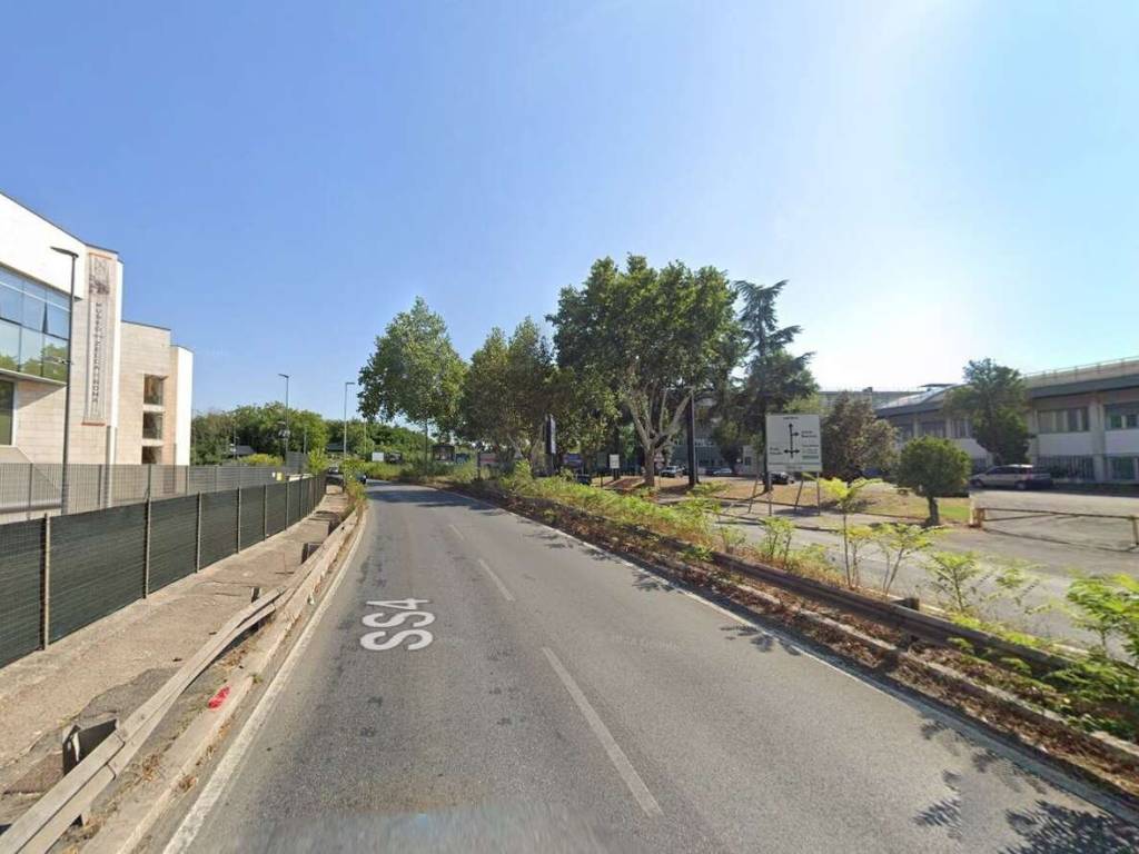 negozio in vendita a Roma in zona Della Vittoria