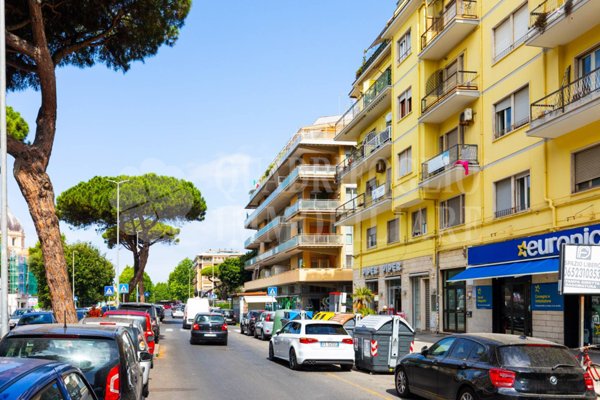 appartamento in vendita a Roma in zona Ostia