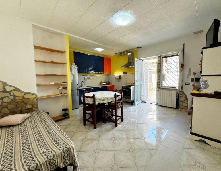 appartamento in vendita a Roma in zona Torre Gaia