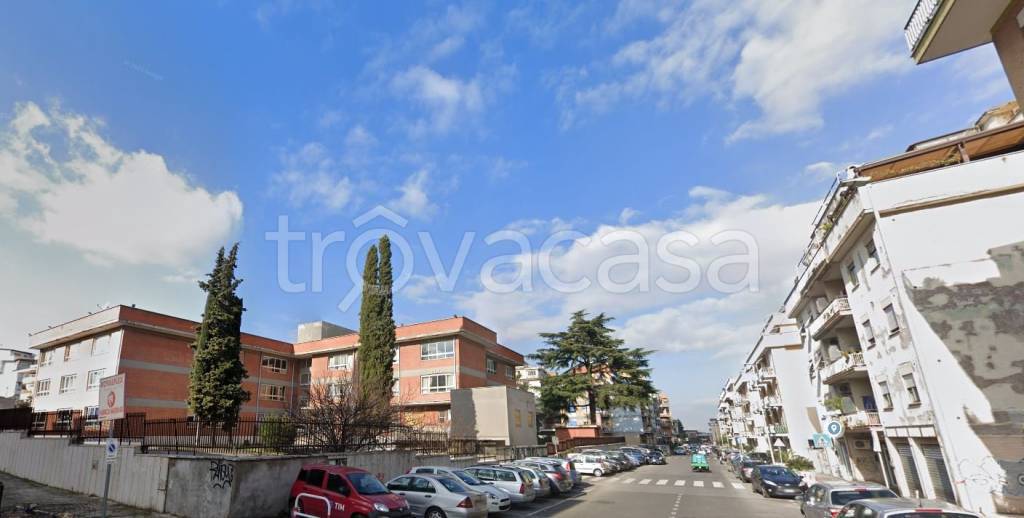 appartamento in vendita a Roma in zona Torre Maura