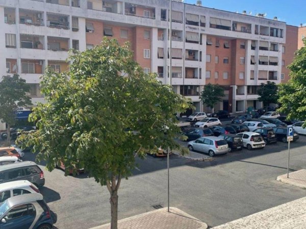 appartamento in vendita a Roma in zona Casal Monastero