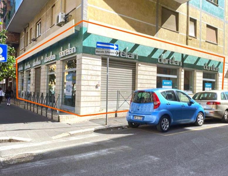 locale commerciale in vendita a Roma in zona Collatino