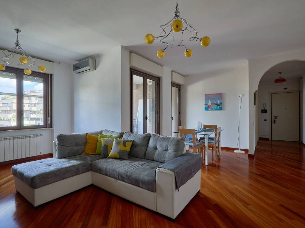appartamento in vendita a Roma in zona EUR
