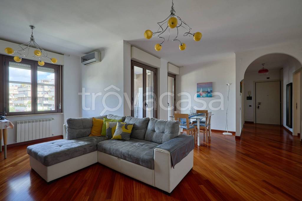 appartamento in vendita a Roma in zona EUR