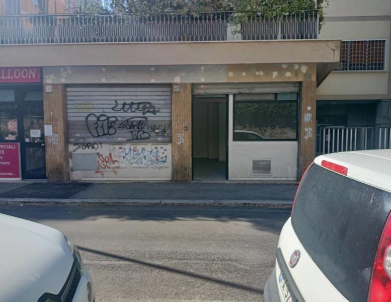 negozio in vendita a Roma in zona Giuliano Dalmata
