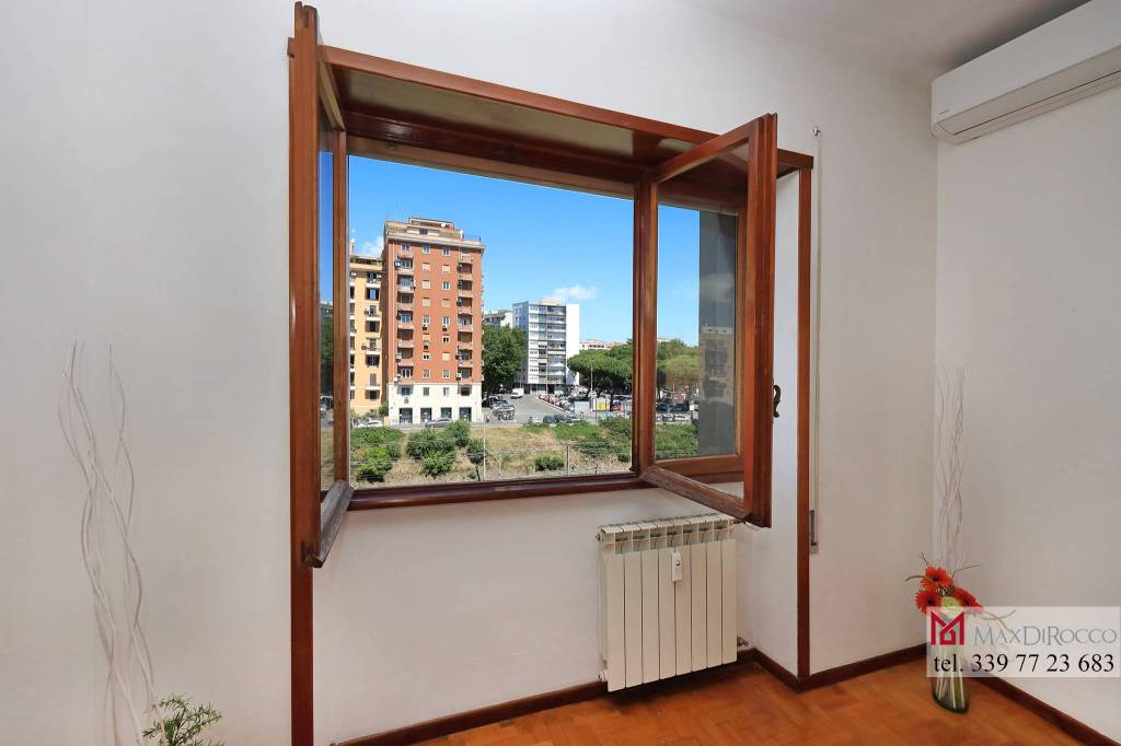 appartamento in vendita a Roma in zona Appio Latino