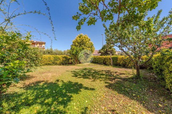 casa indipendente in vendita a Roma in zona Borghesiana