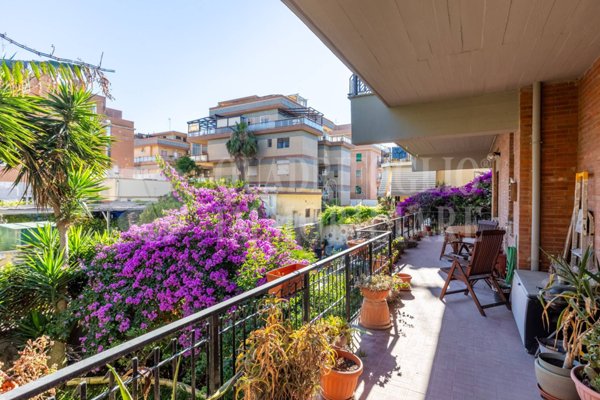 appartamento in vendita a Roma in zona Ostia