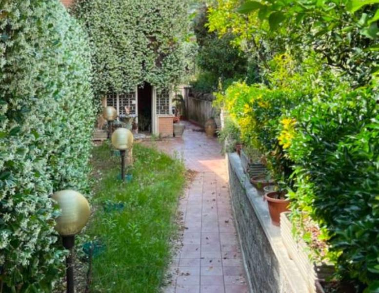 casa indipendente in vendita a Roma in zona Mezzocammino