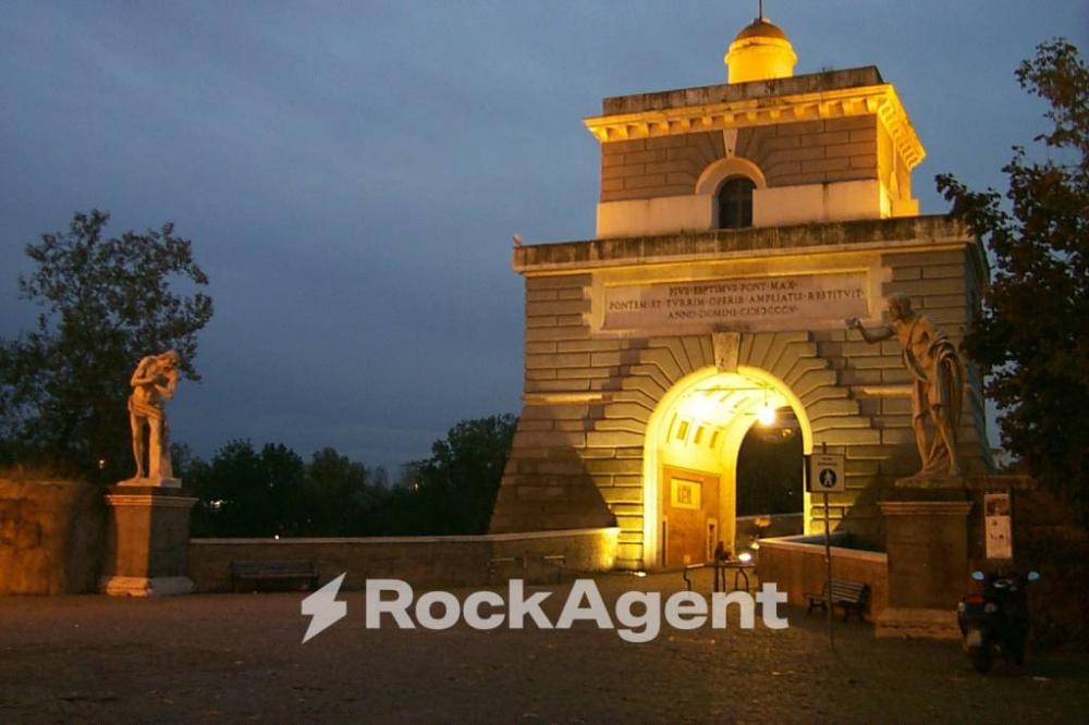 negozio in vendita a Roma in zona Tor di Quinto