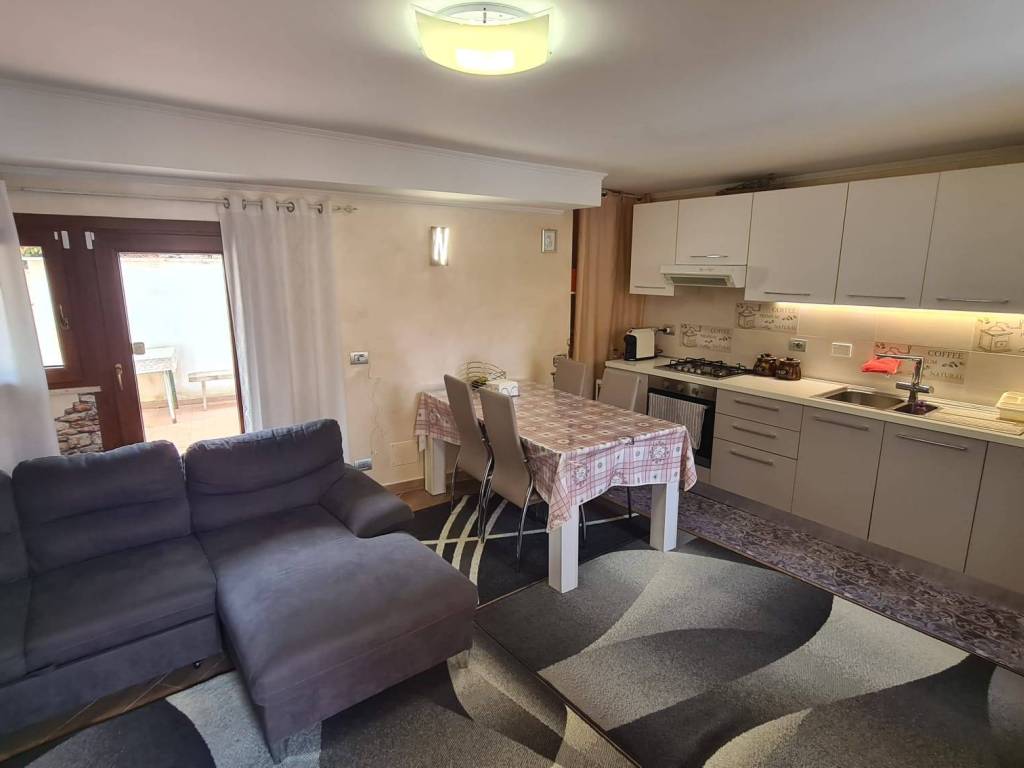 casa indipendente in vendita a Roma in zona Labaro