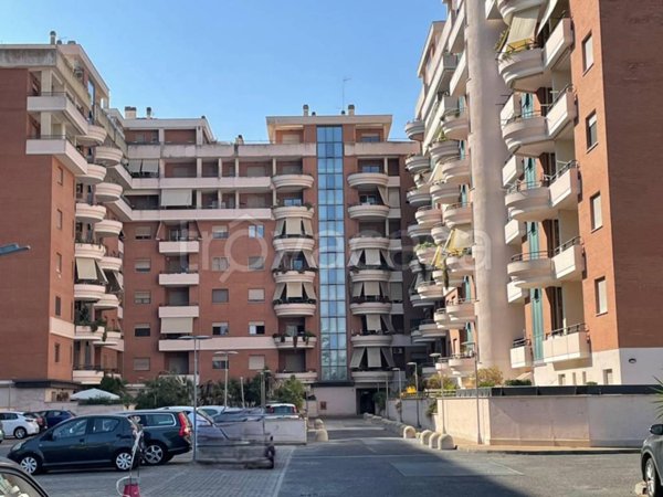 appartamento in vendita a Roma in zona Acilia