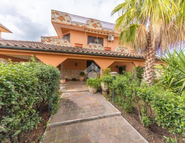 casa indipendente in vendita a Roma in zona Collatino
