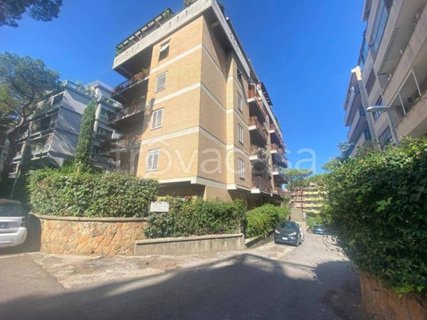 appartamento in vendita a Roma in zona Ardeatino
