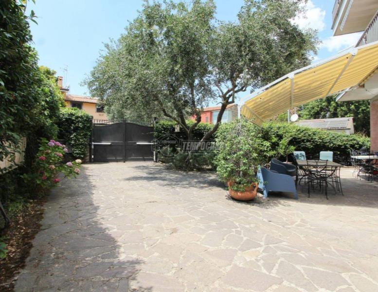 appartamento in vendita a Roma in zona Tomba di Nerone