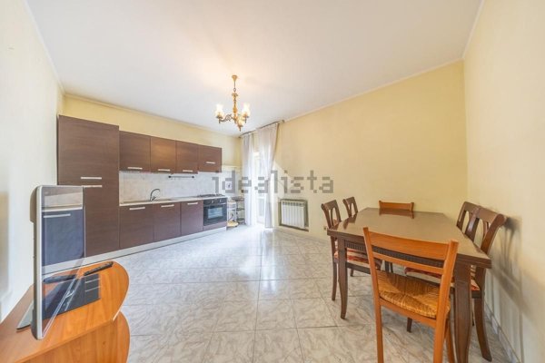 appartamento in vendita a Roma in zona Lunghezza