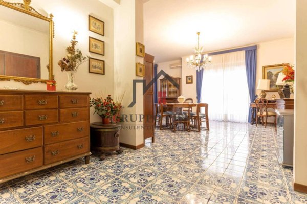 appartamento in vendita a Roma in zona Tomba di Nerone