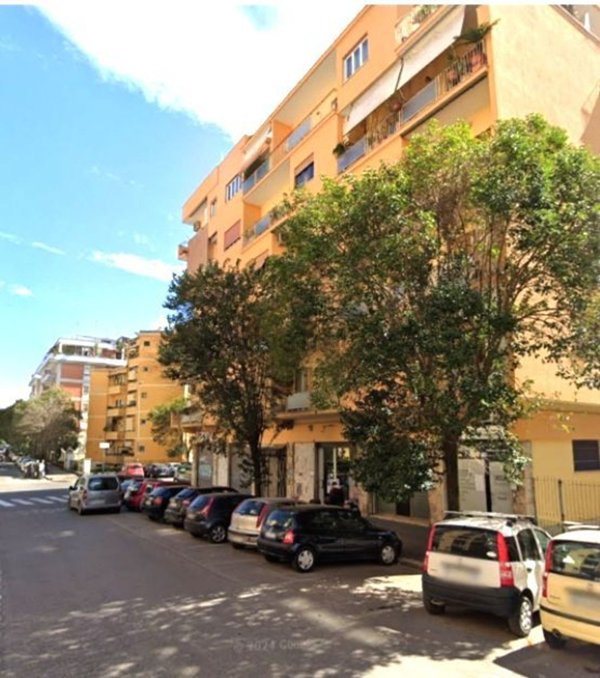 locale commerciale in vendita a Roma in zona Prenestino-Centocelle