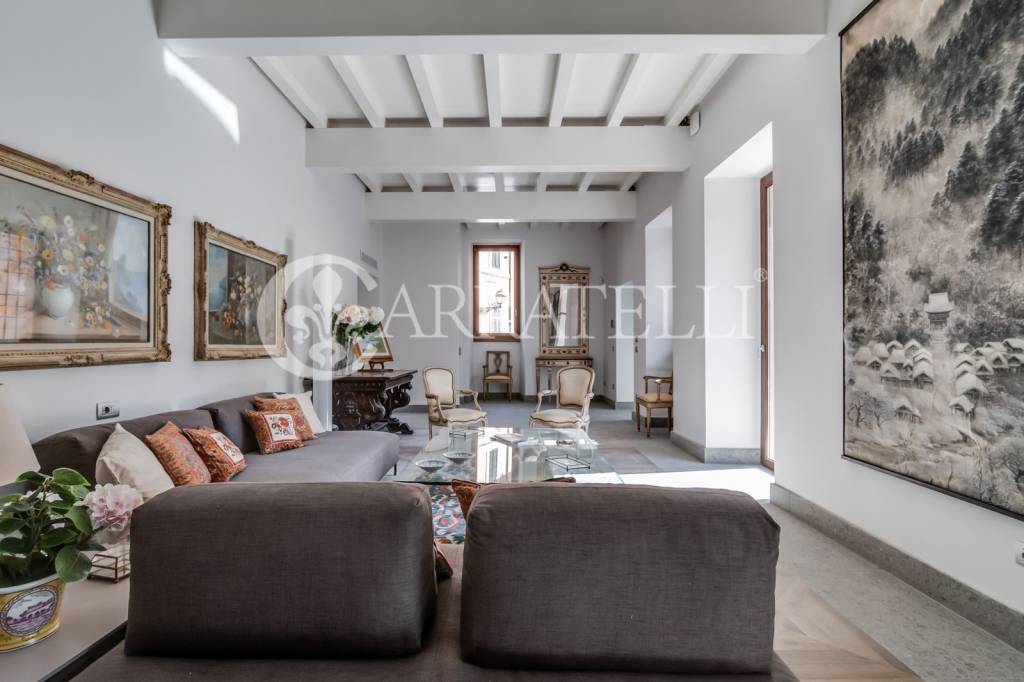 appartamento in vendita a Roma in zona Rione Regola