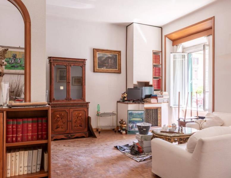 appartamento in vendita a Roma in zona Appio Latino