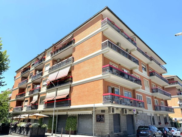 appartamento in vendita a Roma in zona Tuscolano