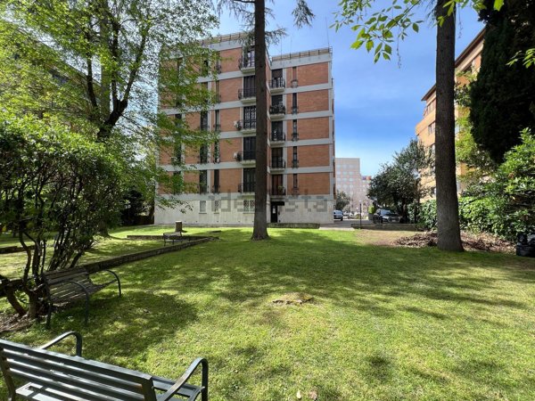 appartamento in vendita a Roma in zona EUR