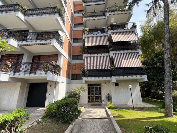 appartamento in vendita a Roma in zona EUR